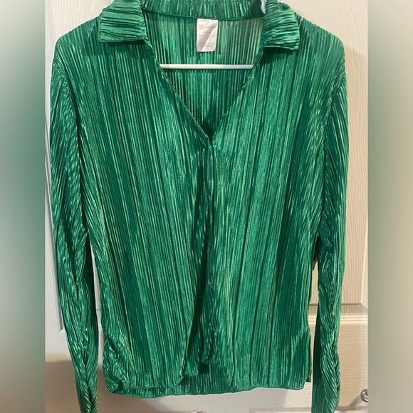 No Boundaries Juniors Green Plisse Top! NWT! Size Small. - Picture 1 of 5